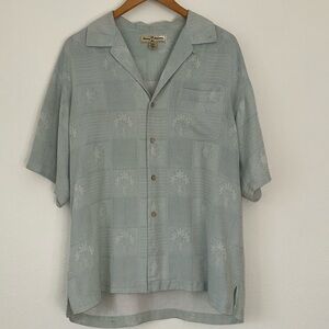 Tommy Bahama 100% silk short sleeve collared button-down, men's size medium